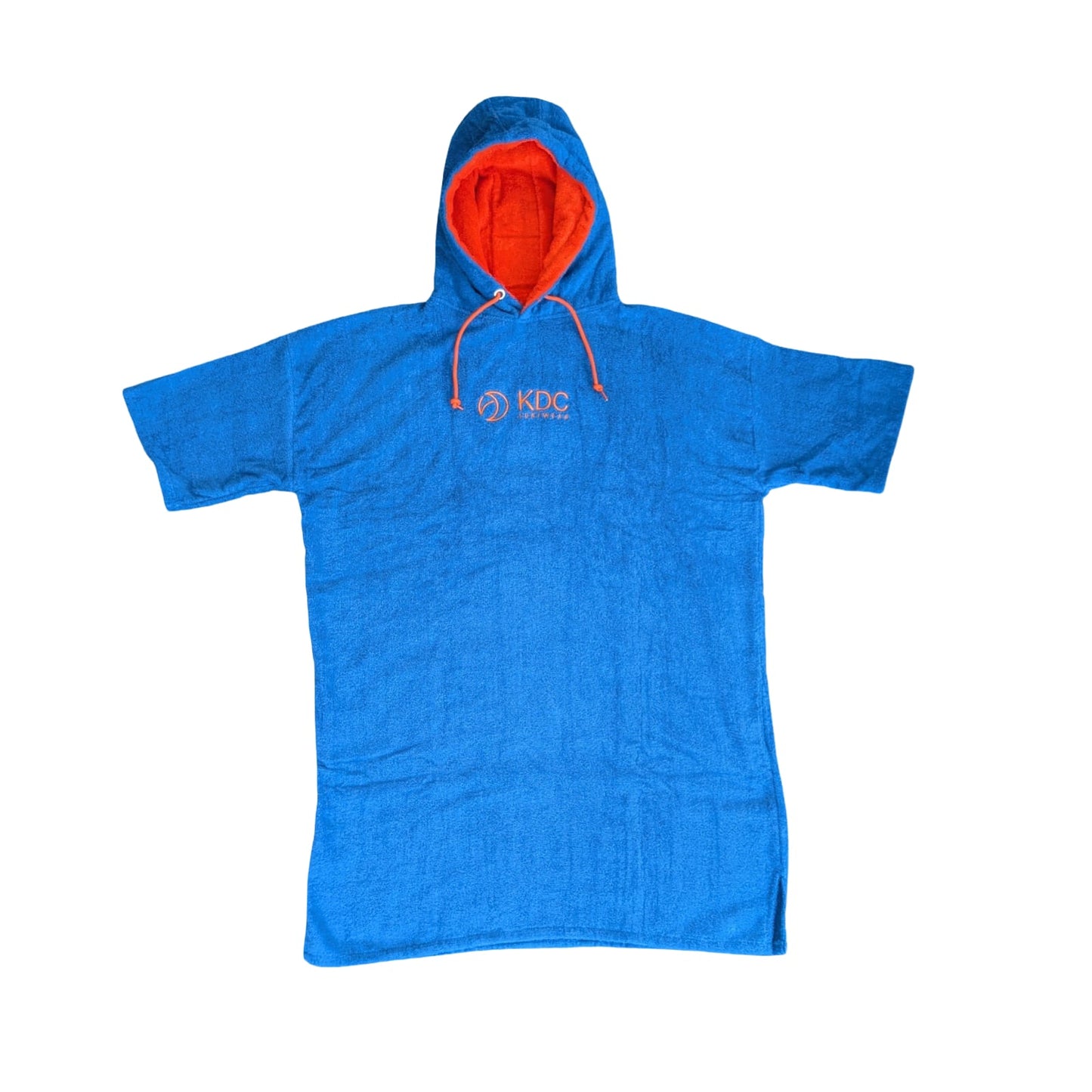 Poncho de surf en coton BIGOU de KDC-Surfwear, montrant le poncho bleu avec capuche et poches pour changer après la plage.