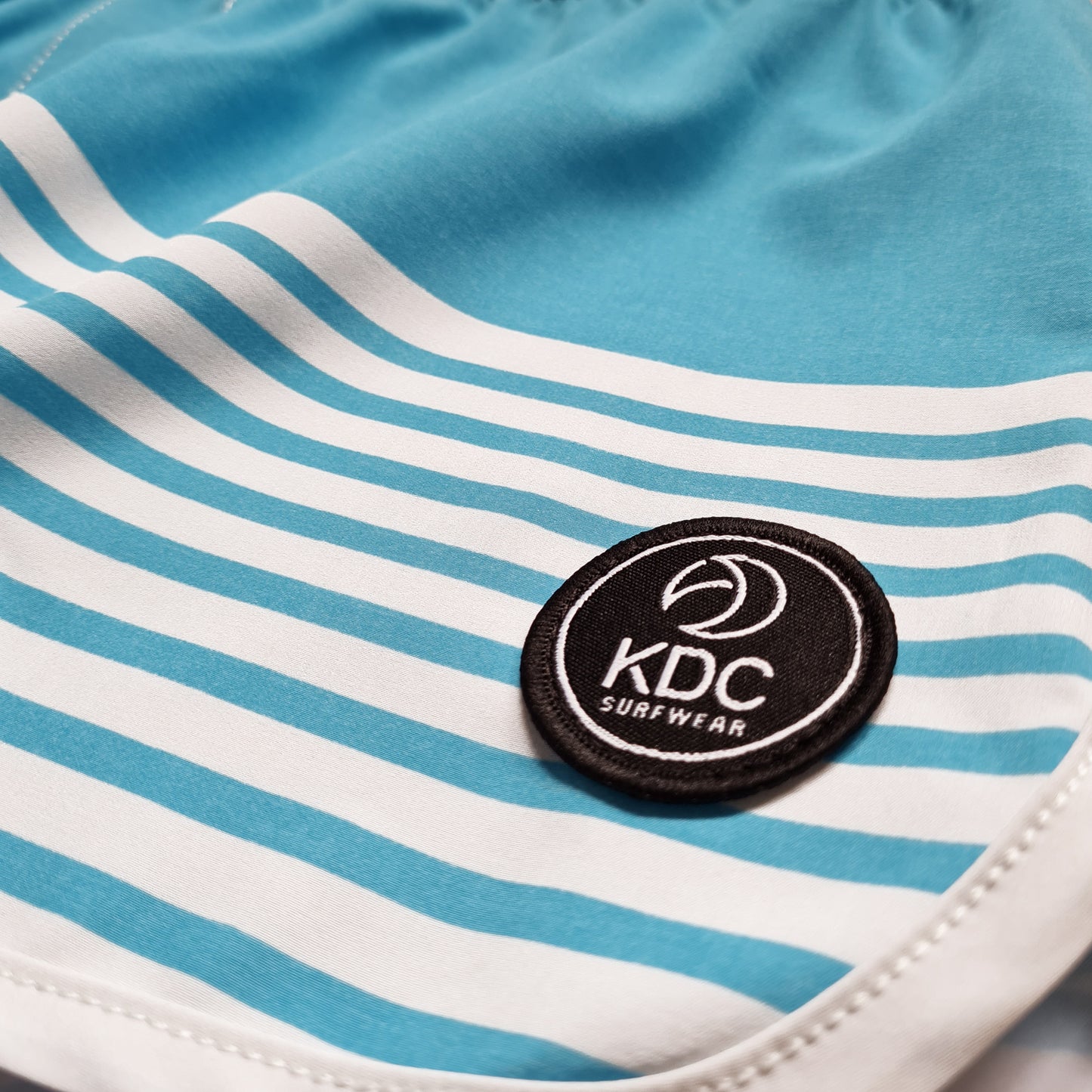 Boardshort femme tissus recyclé electric logo KDC
