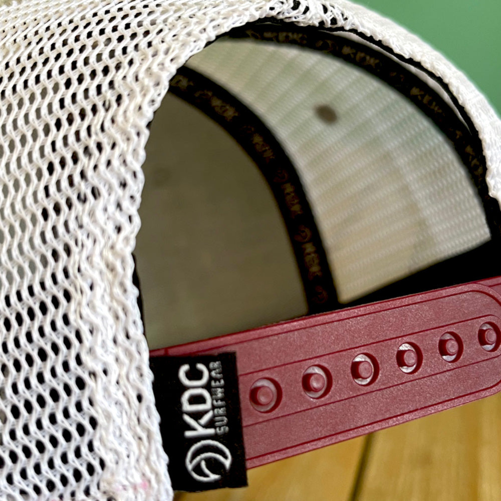 Snapback KDC surfwear grise et bordeaux arrière